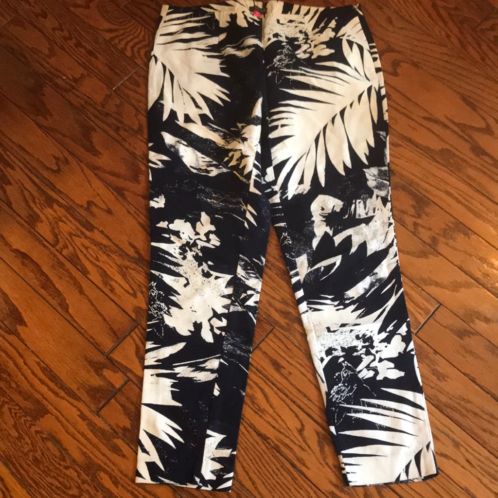 Looks Perfect 10 Capri Vince Camuto Pants